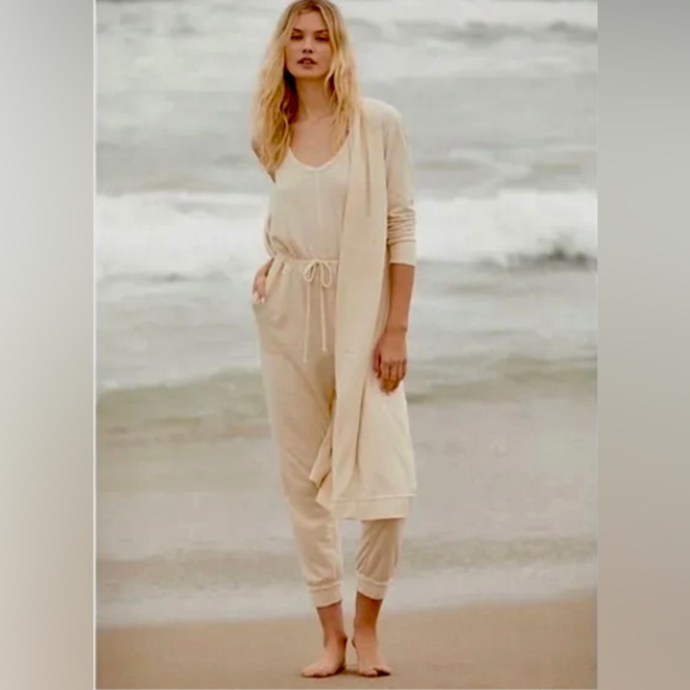 Free People Bicoastal Set NWT SMALL Sold out pale yellow color.